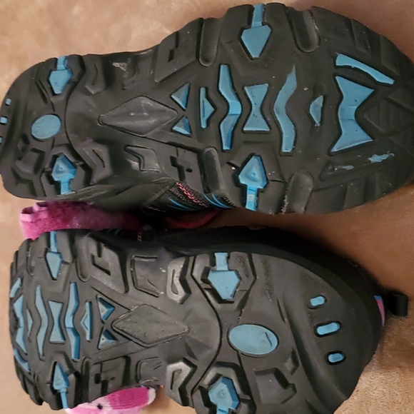 FILA RUNNING SHOES, 10, BLACK WITH PINK AND BLUE - Picture 2 of 4